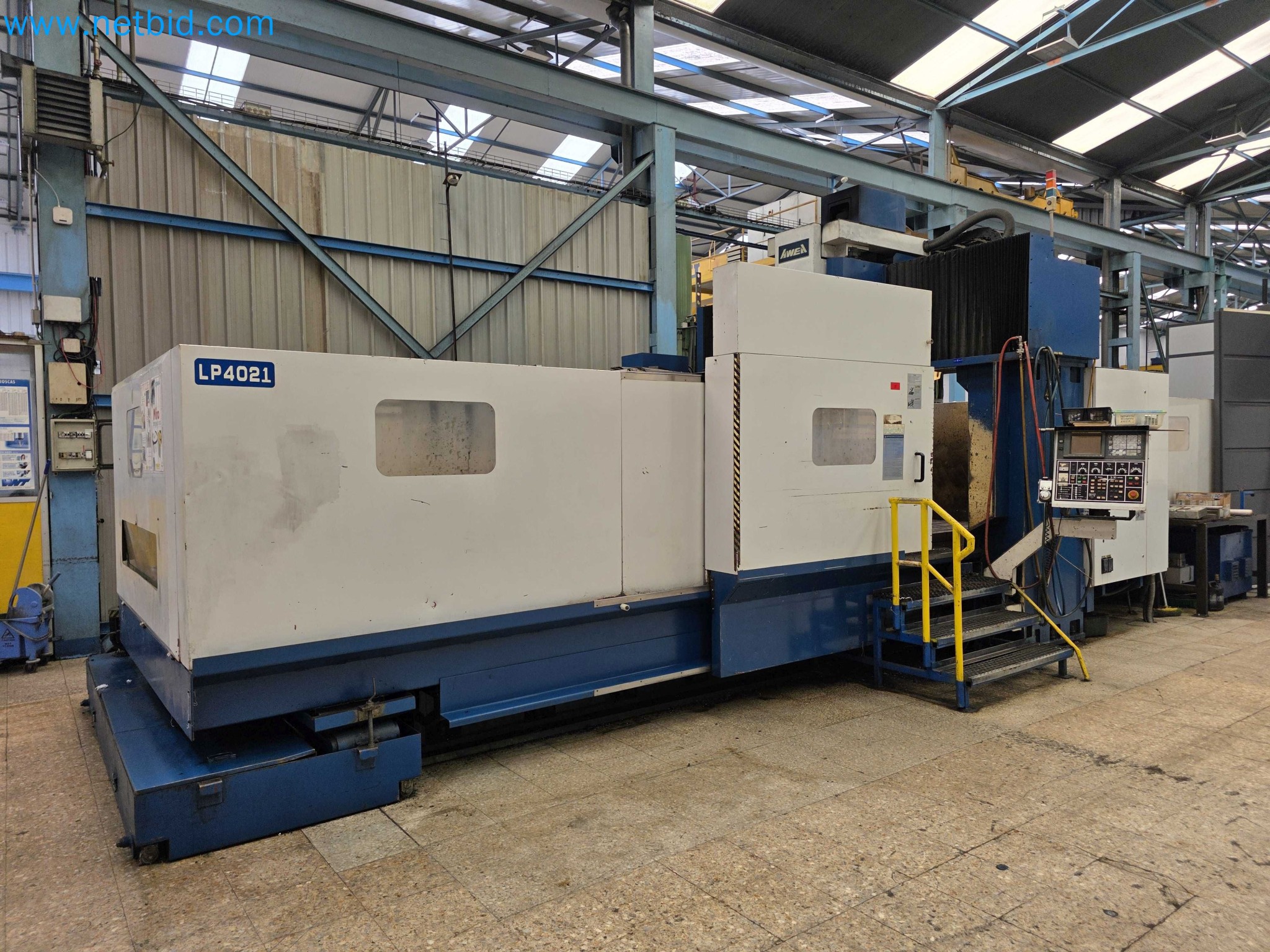 Vertikales CNC-Portalbearbeitungszentrum AWEA LP 4021